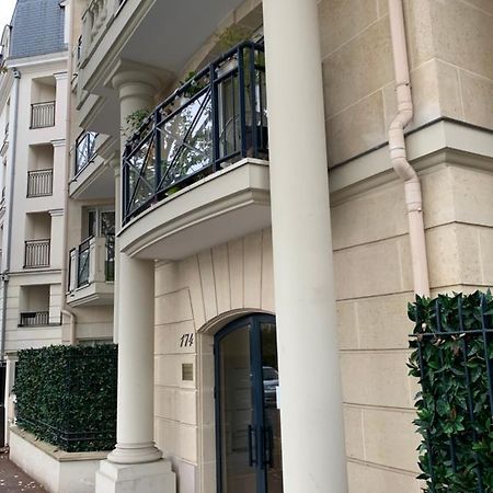 Lieu De Ressourcement A Robinson Apartment Le Plessis-Robinson Exterior foto