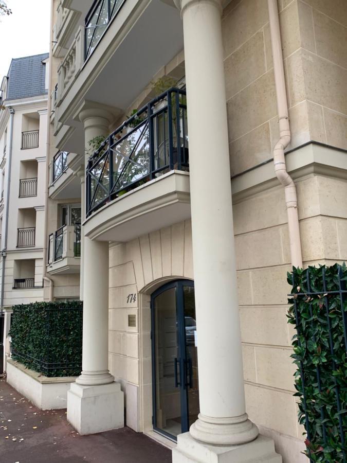 Lieu De Ressourcement A Robinson Apartment Le Plessis-Robinson Exterior foto